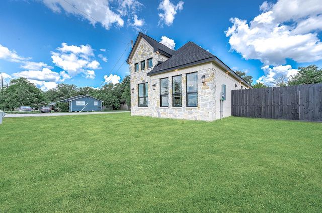 8903 Milby St, Needville, TX 77461