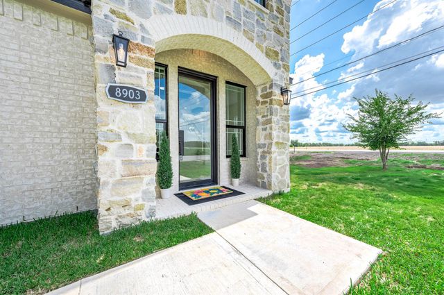 8903 Milby St, Needville, TX 77461