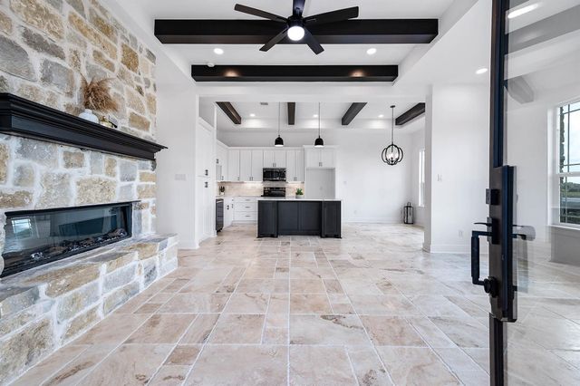 8903 Milby St, Needville, TX 77461