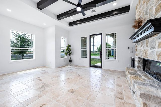 8903 Milby St, Needville, TX 77461