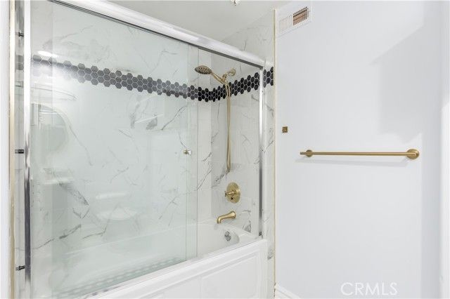 12026 Hoffman Street 302, Studio City (los Angeles), CA 91604