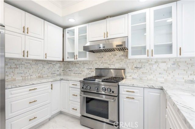 12026 Hoffman Street 302, Studio City (los Angeles), CA 91604