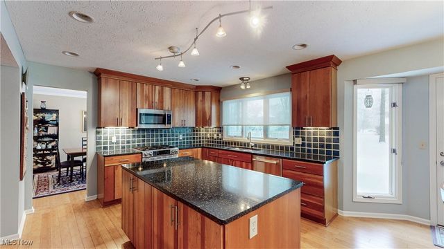 1925 Reeds Court, Westlake, OH 44145