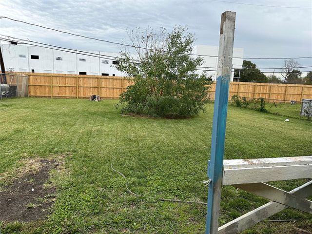 205 Burke Road, Pasadena, TX 77506