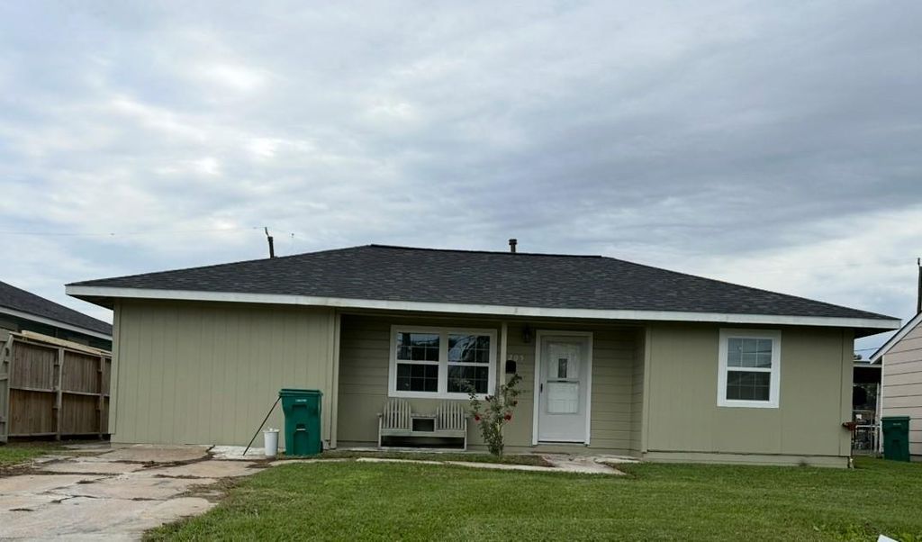 205 Burke Road, Pasadena, TX 77506