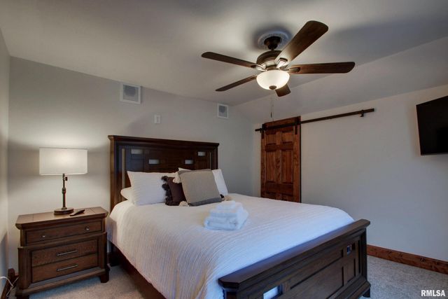 129 E MAIN Street, Mt Sterling, IL 62353