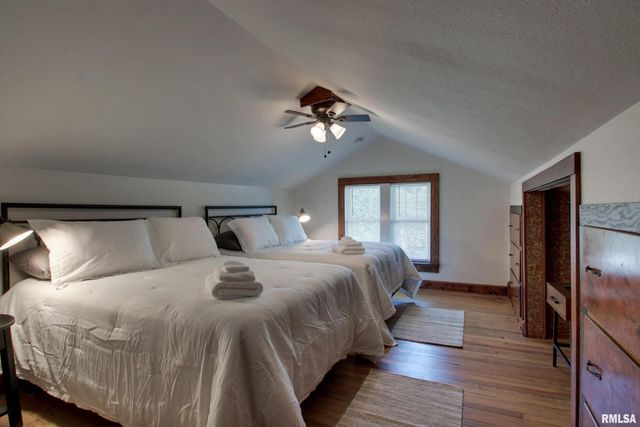 129 E MAIN Street, Mt Sterling, IL 62353