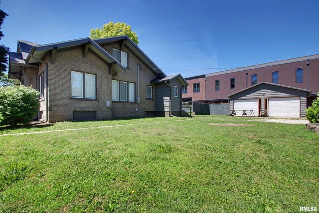 129 E MAIN Street, Mt Sterling, IL 62353