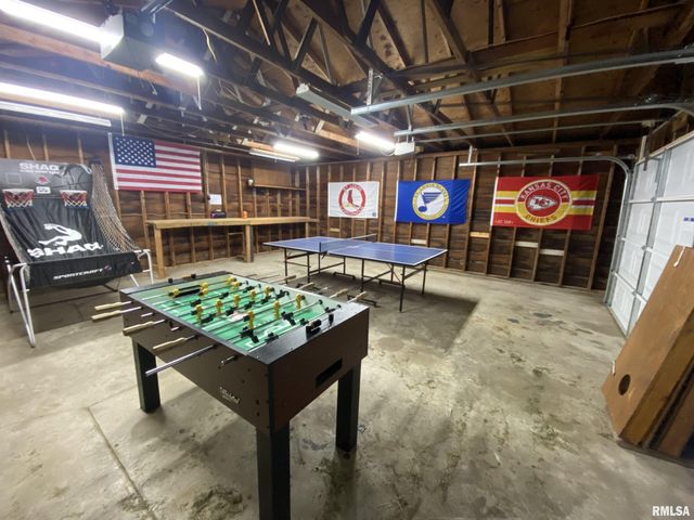 129 E MAIN Street, Mt Sterling, IL 62353