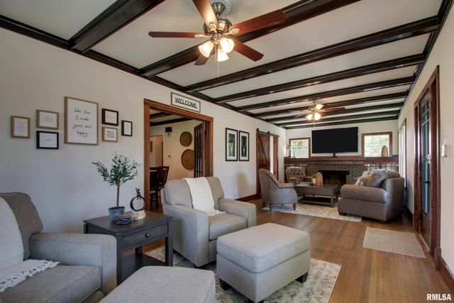 129 E MAIN Street, Mt Sterling, IL 62353