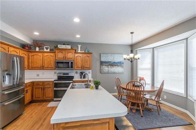 21423 W 47th Court, Shawnee, KS 66218