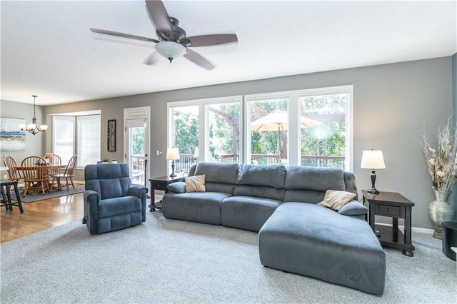 21423 W 47th Court, Shawnee, KS 66218