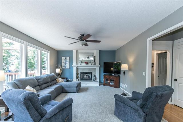 21423 W 47th Court, Shawnee, KS 66218