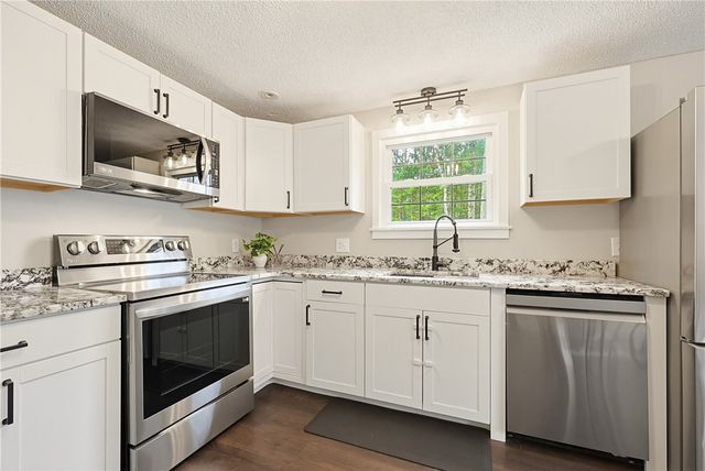 1187 South Precinct Street, Taunton, MA 02718