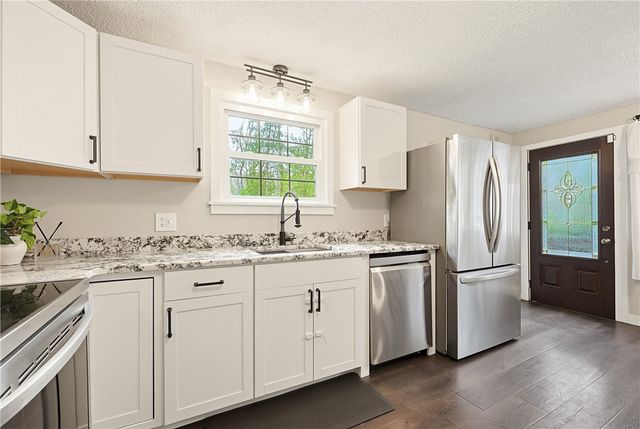 1187 South Precinct Street, Taunton, MA 02718