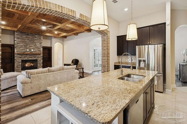 6994 Foxboro Cir, Pace, FL 32571