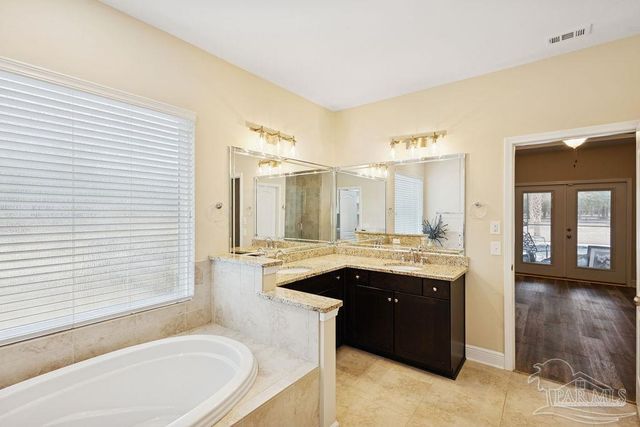 6994 Foxboro Cir, Pace, FL 32571