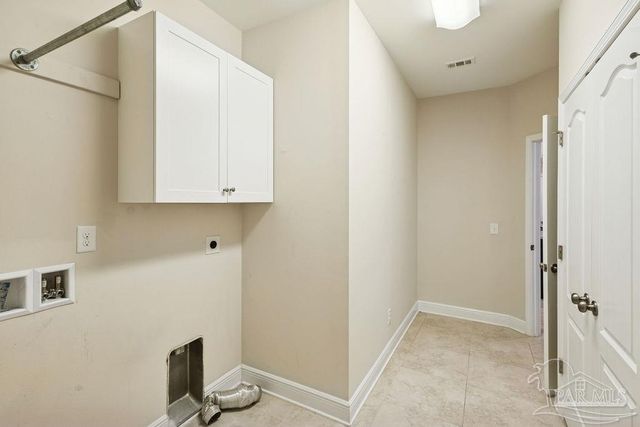 6994 Foxboro Cir, Pace, FL 32571