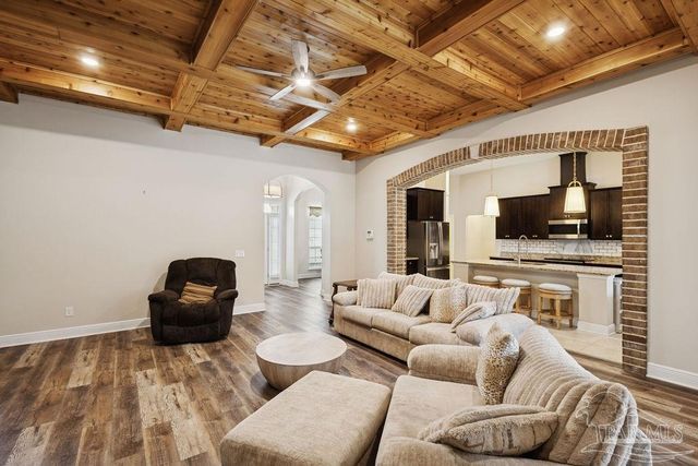 6994 Foxboro Cir, Pace, FL 32571