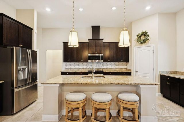 6994 Foxboro Cir, Pace, FL 32571