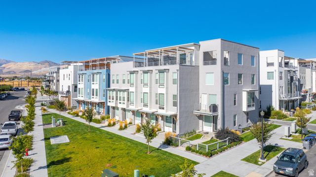 5154 W BLACK TWIG DR, South Jordan, UT 84009