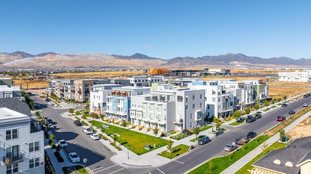 5154 W BLACK TWIG DR, South Jordan, UT 84009