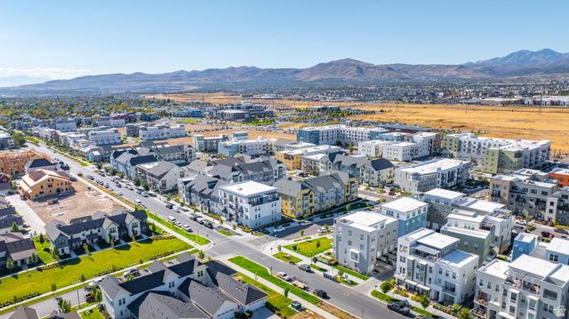 5154 W BLACK TWIG DR, South Jordan, UT 84009