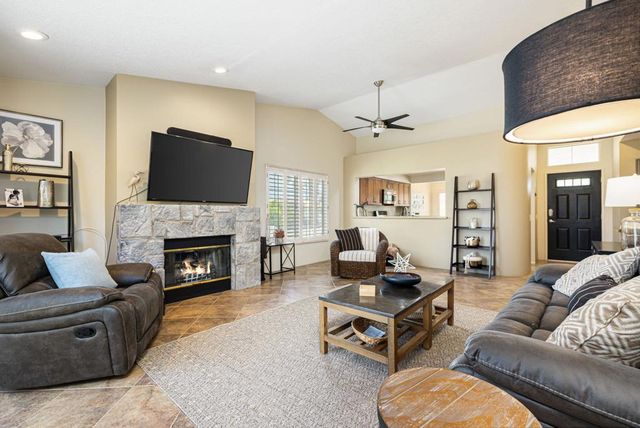 340 Vista Royale Drive, Palm Desert, CA 92211