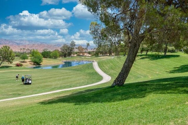 340 Vista Royale Drive, Palm Desert, CA 92211