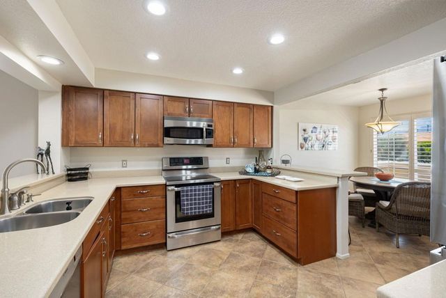 340 Vista Royale Drive, Palm Desert, CA 92211