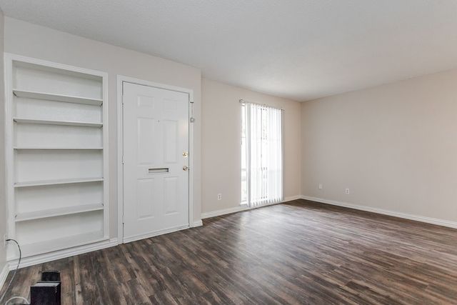 9808 Valley Meadow Place, Dallas, TX 75220