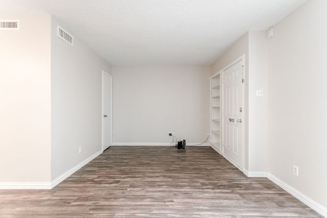 9808 Valley Meadow Place, Dallas, TX 75220