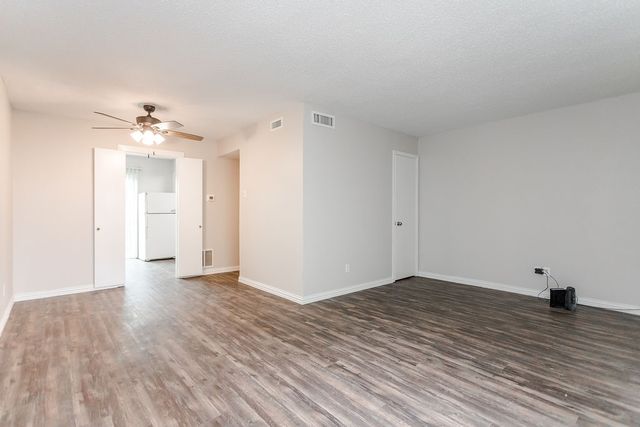 9808 Valley Meadow Place, Dallas, TX 75220