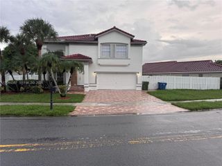 83 Gables Boulevard, Weston, FL 33326