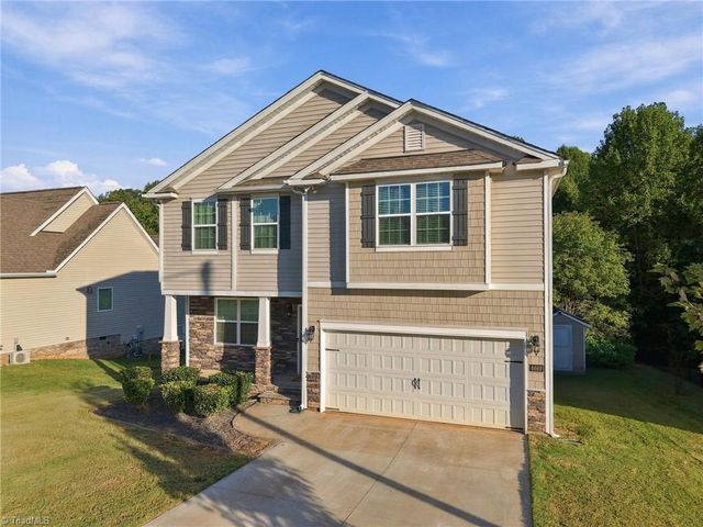 6692 Bellawood Drive, Trinity, NC 27370