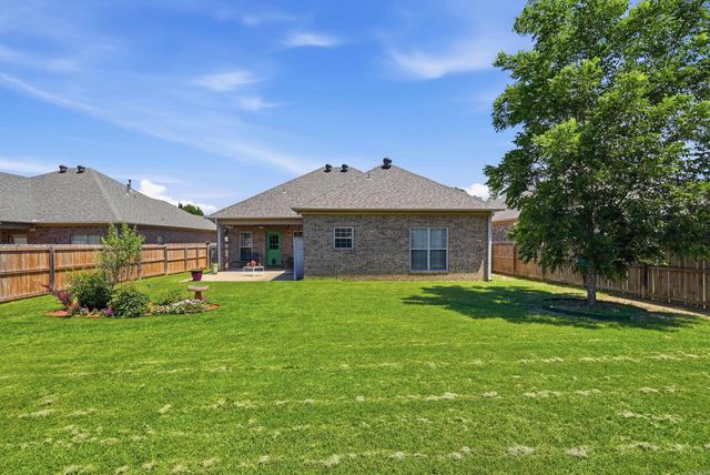 28 Oak Tree Circle, Conway, AR 72032