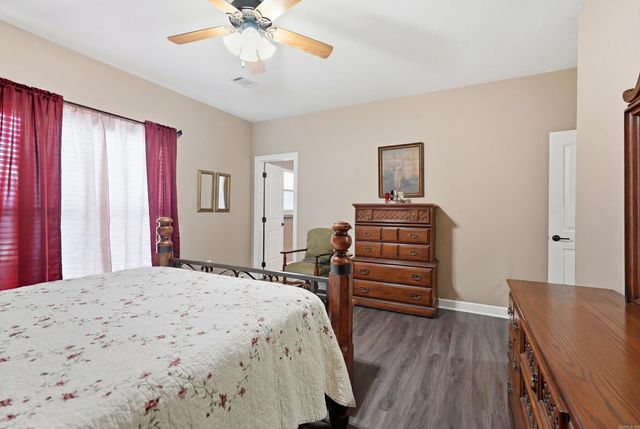 28 Oak Tree Circle, Conway, AR 72032