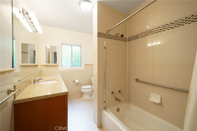 758 N Mansfield, Los Angeles, CA 90038