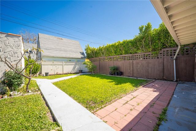 758 N Mansfield, Los Angeles, CA 90038