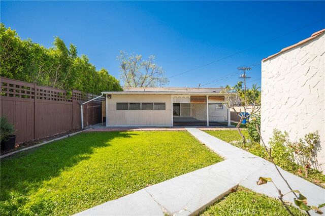 758 N Mansfield, Los Angeles, CA 90038