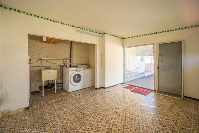 758 N Mansfield, Los Angeles, CA 90038