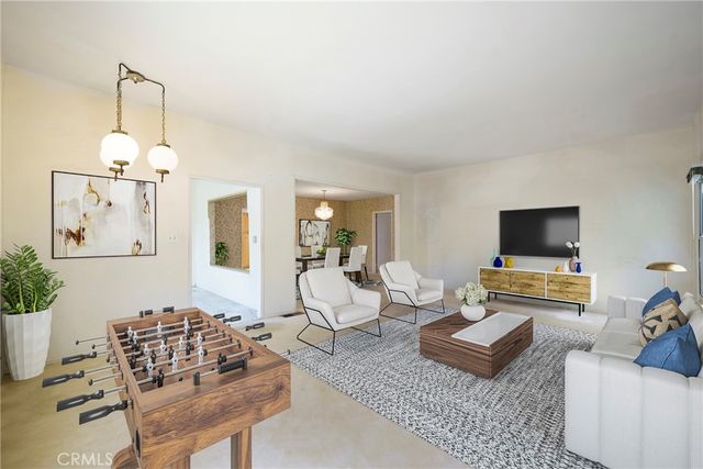 758 N Mansfield, Los Angeles, CA 90038