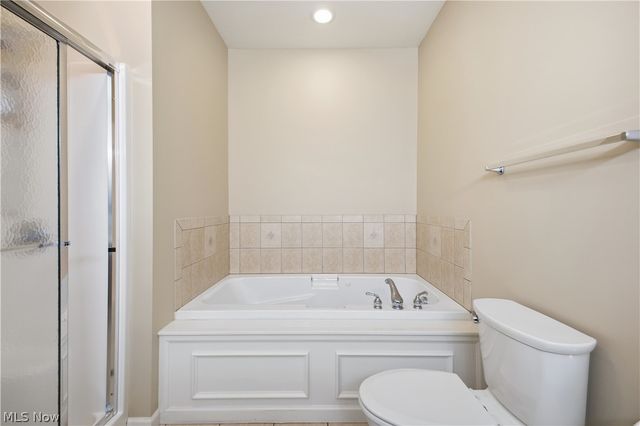 27 D Hunters Woods Drive, Canfield, OH 44406