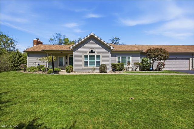 27 D Hunters Woods Drive, Canfield, OH 44406