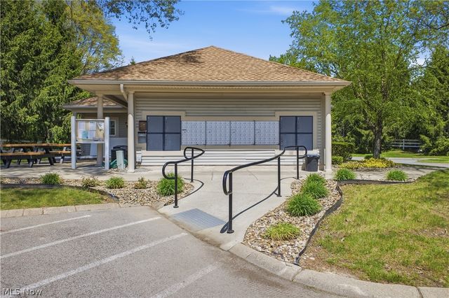 27 D Hunters Woods Drive, Canfield, OH 44406
