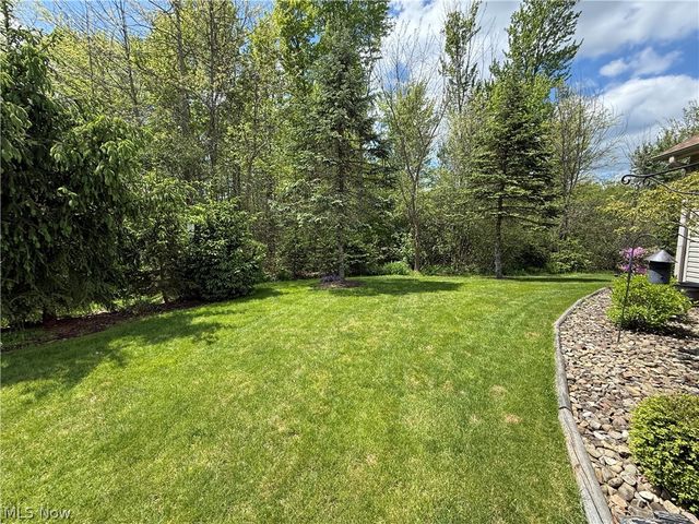 27 D Hunters Woods Drive, Canfield, OH 44406