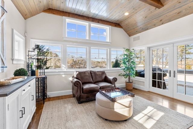 101 Greensward Rd, Mashpee, MA 02649