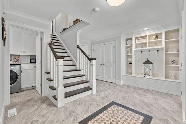 101 Greensward Rd, Mashpee, MA 02649