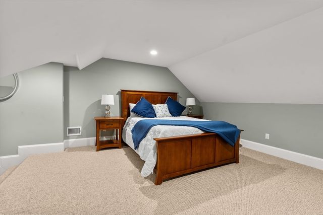 101 Greensward Rd, Mashpee, MA 02649