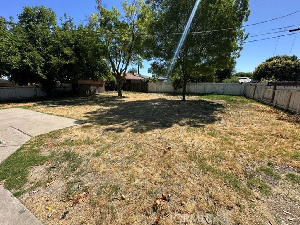 Image 12 of property listing at 2194 Meadowbrook, Merced, CA 95348